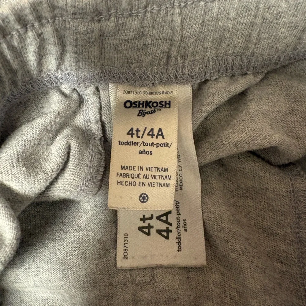 Bundle Size 4T OSHKOSH B’gosh 3 pairs shorts‎